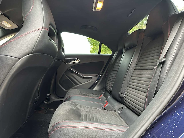 Mercedes-benz cla180 business solution amg cla-klasse 121pk 2018 (origineel-nl), xb-460-z - afbeelding 40 van  57