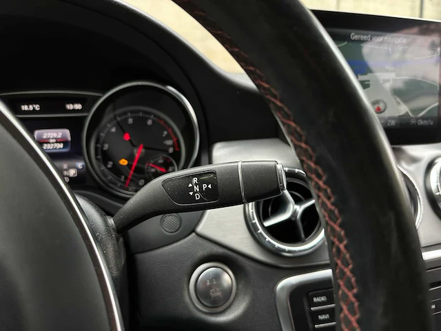 Mercedes-benz cla180 business solution amg cla-klasse 121pk 2018 (origineel-nl), xb-460-z - afbeelding 31 van  58