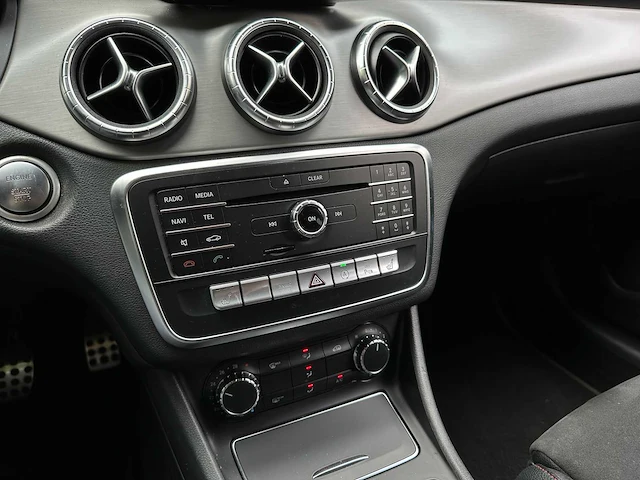 Mercedes-benz cla180 business solution amg cla-klasse 121pk 2018 (origineel-nl), xb-460-z - afbeelding 42 van  58