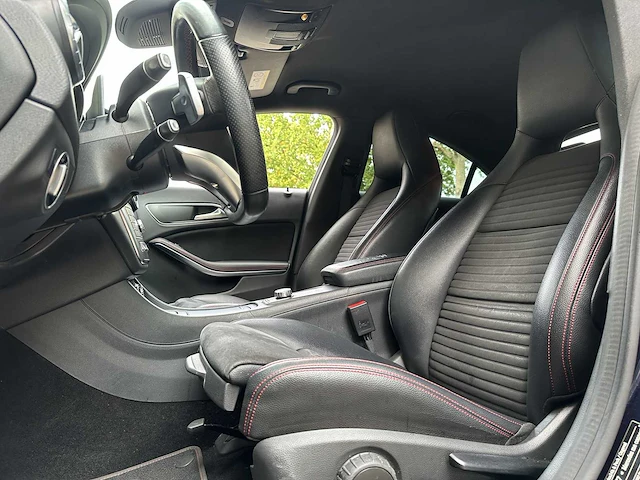 Mercedes-benz cla180 business solution amg cla-klasse 121pk 2018 (origineel-nl), xb-460-z - afbeelding 47 van  58