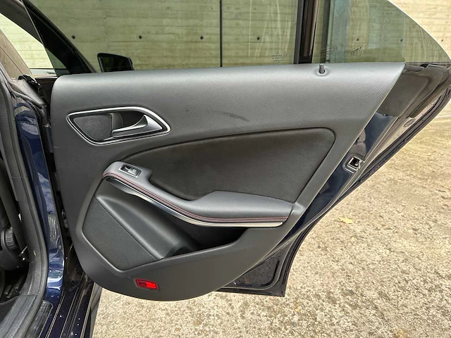Mercedes-benz cla180 business solution amg cla-klasse 121pk 2018 (origineel-nl), xb-460-z - afbeelding 51 van  58