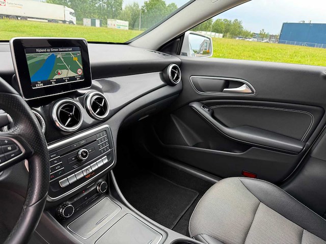 Mercedes-benz cla180 shooting brake ambition - afbeelding 16 van  16