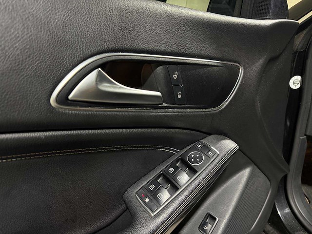 Mercedes-benz cla180d lease edition plus 109pk 2016 (origineel-nl) cla-klasse, kn-171-d - afbeelding 24 van  39