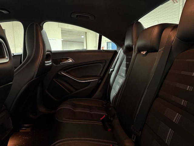 Mercedes-benz cla180d lease edition plus 109pk 2016 (origineel-nl) cla-klasse, kn-171-d - afbeelding 33 van  39