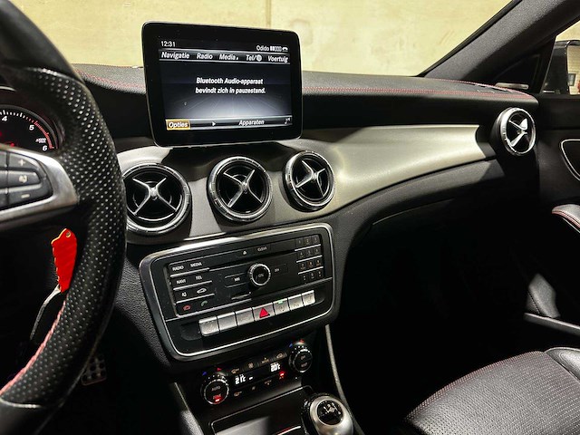 Mercedes-benz cla200 d business solution amg 136pk 2016 cla-klasse - afbeelding 18 van  40
