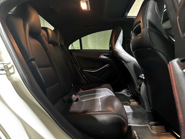 Mercedes-benz cla200 d business solution amg 136pk 2016 cla-klasse - afbeelding 31 van  40