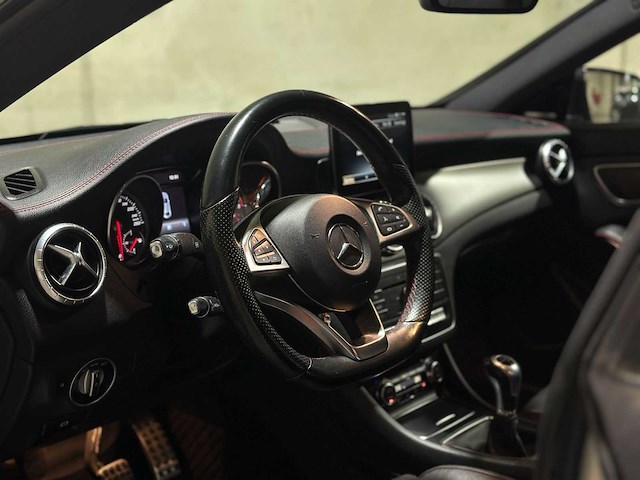 Mercedes-benz cla200 d business solution amg 136pk 2016 cla-klasse - afbeelding 7 van  37