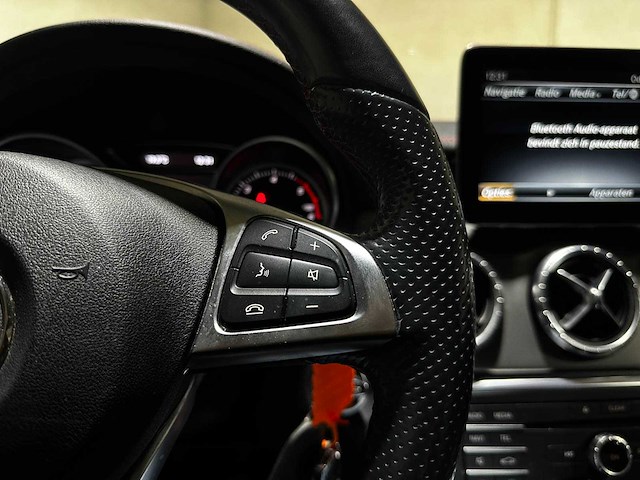 Mercedes-benz cla200 d business solution amg 136pk 2016 cla-klasse - afbeelding 12 van  37