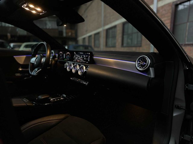 Mercedes-benz cla250 e business solution amg limited cla-klasse shooting brake 160pk 2022, p-675-jh - afbeelding 57 van  69