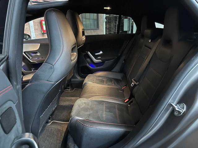 Mercedes-benz cla250 e business solution amg limited cla-klasse shooting brake 160pk 2022, p-675-jh - afbeelding 17 van  43