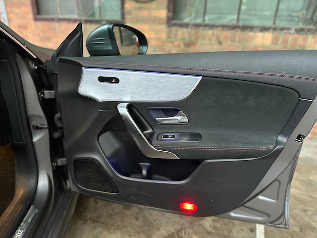 Mercedes-benz cla250 e business solution amg limited cla-klasse shooting brake 160pk 2022, p-675-jh - afbeelding 28 van  43