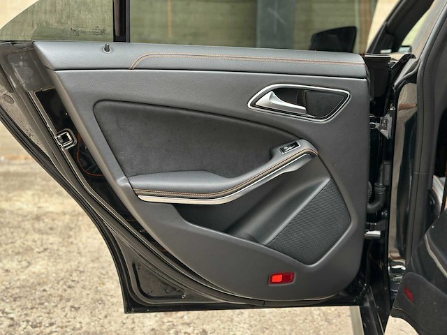 Mercedes-benz cla45 4matic orangeart edition cla-klasse 360pk 2015, nl-kenteken - afbeelding 19 van  43