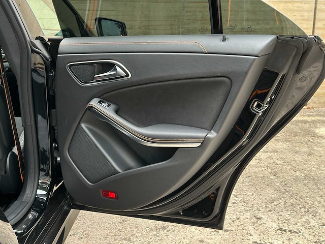 Mercedes-benz cla45 4matic orangeart edition cla-klasse 360pk 2015, nl-kenteken - afbeelding 23 van  43