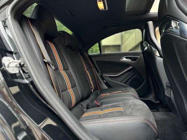 Mercedes-benz cla45 4matic orangeart edition cla-klasse 360pk 2015, nl-kenteken - afbeelding 24 van  43