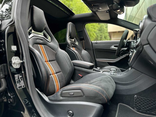 Mercedes-benz cla45 4matic orangeart edition cla-klasse 360pk 2015, nl-kenteken - afbeelding 26 van  43