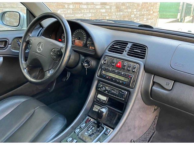 Mercedes-benz clk-klasse cabrio 200 k. elegance 2002 - afbeelding 4 van  14