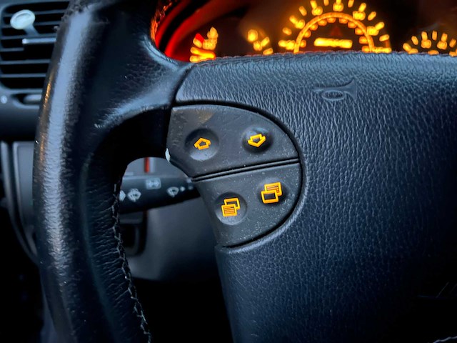 Mercedes-benz clk55 amg cabriolet 5.4 v8 367pk 2002 clk-klasse youngtimer - afbeelding 22 van  34