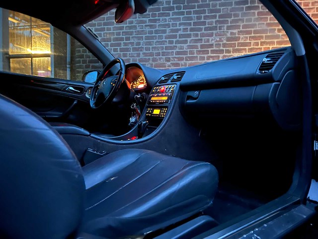 Mercedes-benz clk55 amg cabriolet 5.4 v8 367pk 2002 clk-klasse youngtimer - afbeelding 26 van  34