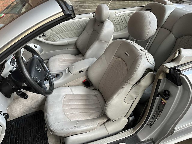 Mercedes-benz clk55 amg v8 2004 clk-klasse -youngtimer- - afbeelding 25 van  40