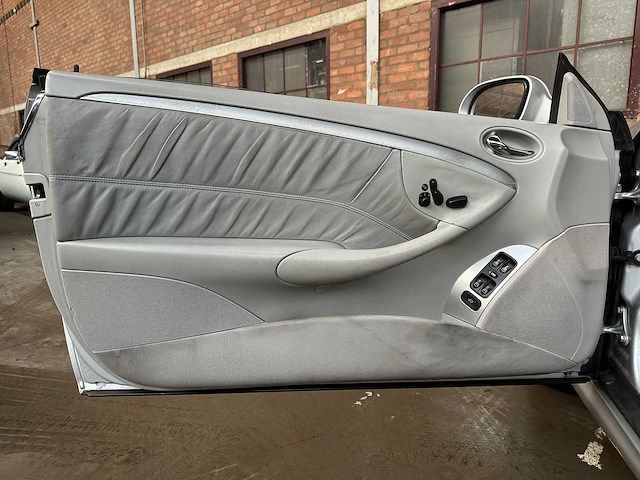 Mercedes-benz clk55 amg v8 2004 clk-klasse -youngtimer- - afbeelding 24 van  40