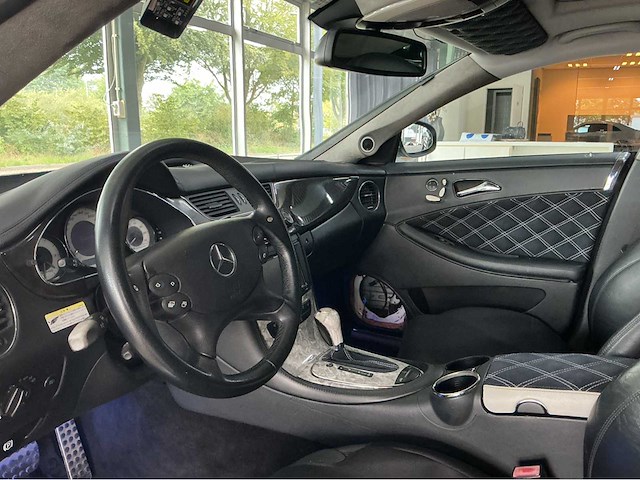 Mercedes-benz cls55 amg | 5.5 v8 kompressor 476 pk | 2006 | youngtimer | bi-xenon | airmatic | 19-inch amg | premium sound | marge auto - afbeelding 7 van  31