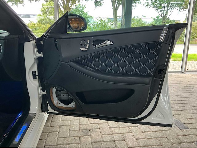 Mercedes-benz cls55 amg | 5.5 v8 kompressor 476 pk | 2006 | youngtimer | bi-xenon | airmatic | 19-inch amg | premium sound | marge auto - afbeelding 11 van  31