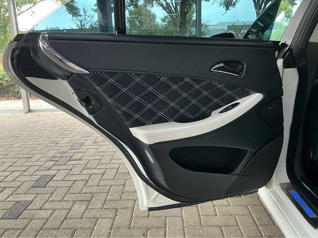 Mercedes-benz cls55 amg | 5.5 v8 kompressor 476 pk | 2006 | youngtimer | bi-xenon | airmatic | 19-inch amg | premium sound | marge auto - afbeelding 15 van  31