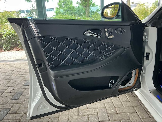 Mercedes-benz cls55 amg | 5.5 v8 kompressor 476 pk | 2006 | youngtimer | bi-xenon | airmatic | 19-inch amg | premium sound | marge auto - afbeelding 20 van  31