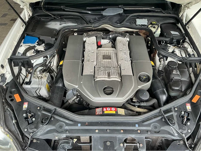Mercedes-benz cls55 amg | 5.5 v8 kompressor 476 pk | 2006 | youngtimer | bi-xenon | airmatic | 19-inch amg | premium sound | marge auto - afbeelding 5 van  31