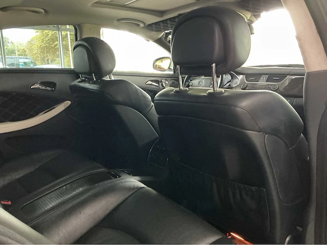 Mercedes-benz cls55 amg | 5.5 v8 kompressor 476 pk | 2006 | youngtimer | bi-xenon | airmatic | 19-inch amg | premium sound | marge auto - afbeelding 9 van  31