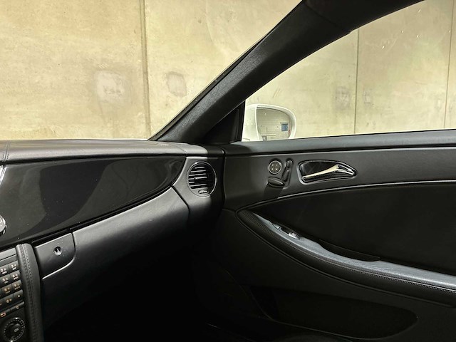 Mercedes-benz cls63 amg 6.3 v8 507pk 2009 cls-klasse, k-500-bl youngtimer - afbeelding 24 van  46