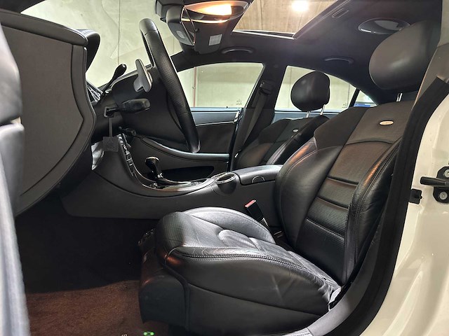 Mercedes-benz cls63 amg 6.3 v8 507pk 2009 cls-klasse, k-500-bl youngtimer - afbeelding 28 van  46