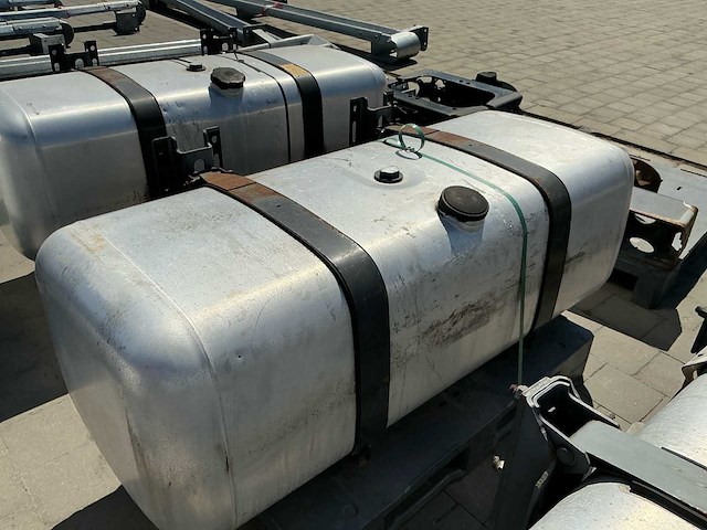 Mercedes benz dieseltank - afbeelding 1 van  4