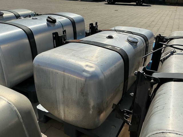 Mercedes benz dieseltank - afbeelding 3 van  4