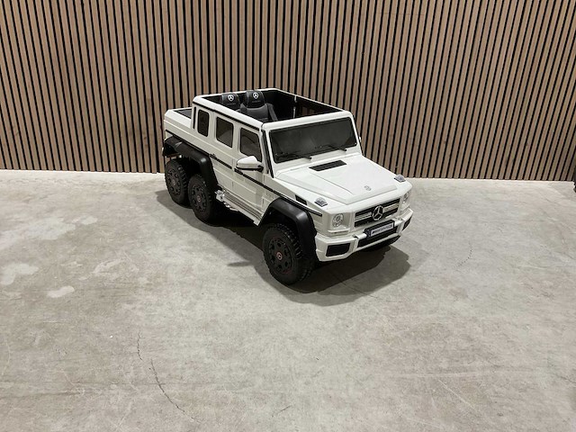 Mercedes benz dmd-318 wit g63 amg 6x6 speelgoed - afbeelding 16 van  57