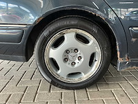 Mercedes-benz e 320 classic 4matic 3.2 v6 benzine • 224 pk • automaat • marge auto 5-xjx-06 - afbeelding 4 van  38
