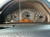 Mercedes-benz e 320 classic 4matic 3.2 v6 benzine • 224 pk • automaat • marge auto 5-xjx-06 - afbeelding 5 van  38