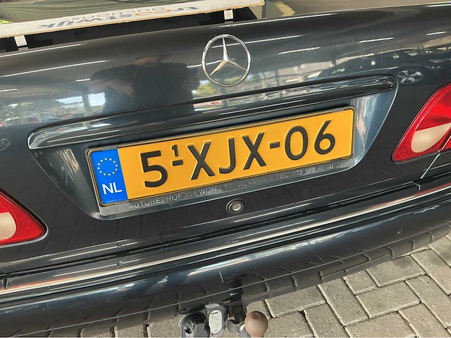 Mercedes-benz e 320 classic 4matic 3.2 v6 benzine • 224 pk • automaat • marge auto 5-xjx-06 - afbeelding 20 van  38
