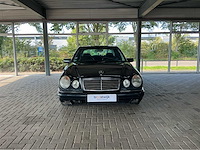 Mercedes-benz e 320 classic 4matic 3.2 v6 benzine • 224 pk • automaat • marge auto 5-xjx-06 - afbeelding 12 van  38