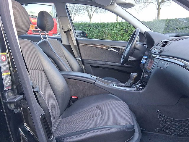Mercedes-benz e-klasse 200 k. avantgarde | 55-kfr-5 - afbeelding 24 van  30