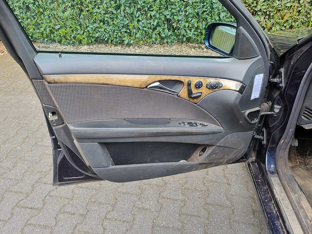 Mercedes-benz e-klasse 240 avantgarde - personenauto - 2004 - afbeelding 8 van  11