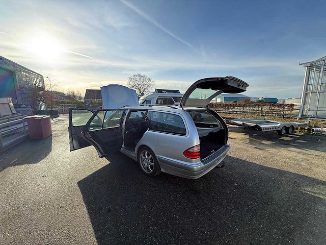 Mercedes-benz e-klasse combi personenauto - afbeelding 10 van  16