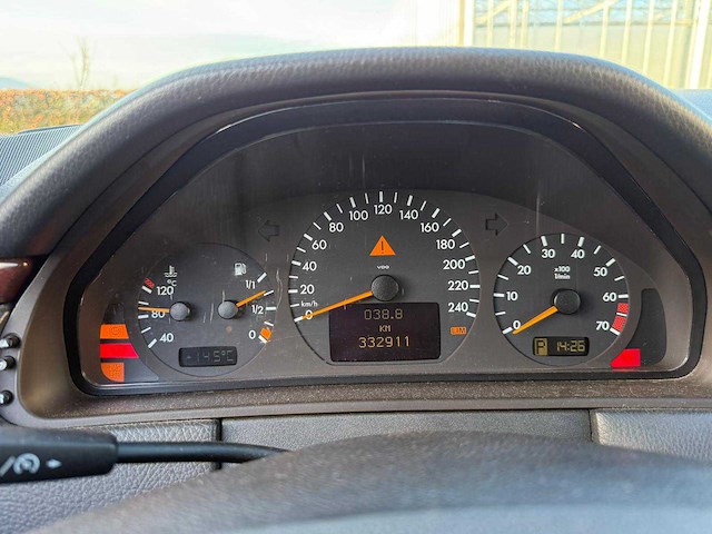 Mercedes-benz e-klasse combi personenauto - afbeelding 11 van  16