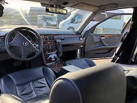 Mercedes-benz e-klasse combi personenauto - afbeelding 13 van  16