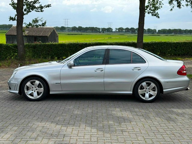 Mercedes-benz e-klasse e500 elegance 5.0 v8 18-jv-lt - afbeelding 4 van  8