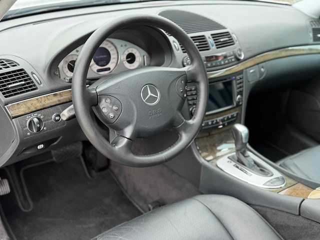 Mercedes-benz e-klasse e500 elegance 5.0 v8 18-jv-lt - afbeelding 8 van  8