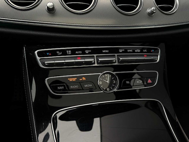 Mercedes-benz e-klasse estate 200 business solution amg | car | 2018 | sf-202-h | iaw - afbeelding 8 van  29