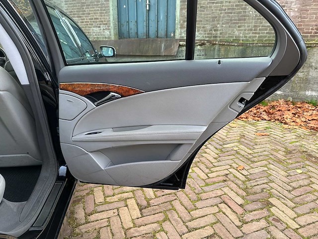 Mercedes-benz e200 limousine 2007 e-klasse (origineel-nl + 1e eigenaar), 92-xk-rh youngtimer - afbeelding 30 van  43