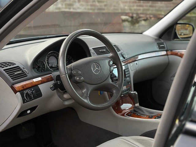 Mercedes-benz e200 limousine 2007 e-klasse (origineel-nl + 1e eigenaar), 92-xk-rh youngtimer - afbeelding 10 van  43