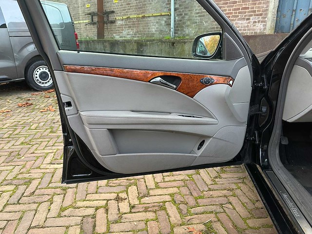 Mercedes-benz e200 limousine 2007 e-klasse (origineel-nl + 1e eigenaar), 92-xk-rh youngtimer - afbeelding 22 van  43